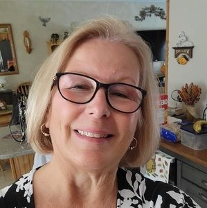 Meet your Posher, Denise